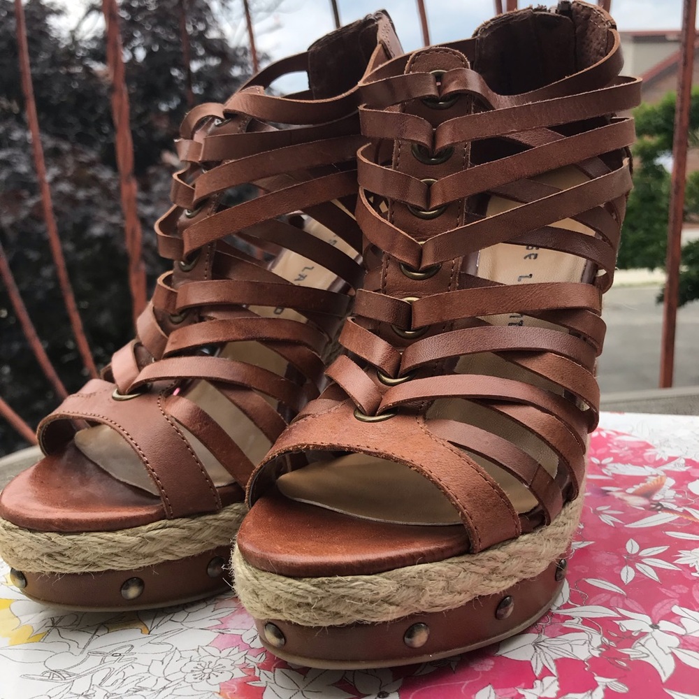NWOT Chinese laundry leather cognac wedges